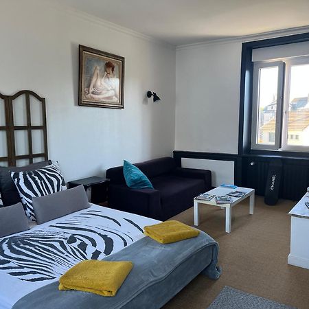 Chambre Spacieuse Dans Maison Renovee Granville Extérieur photo