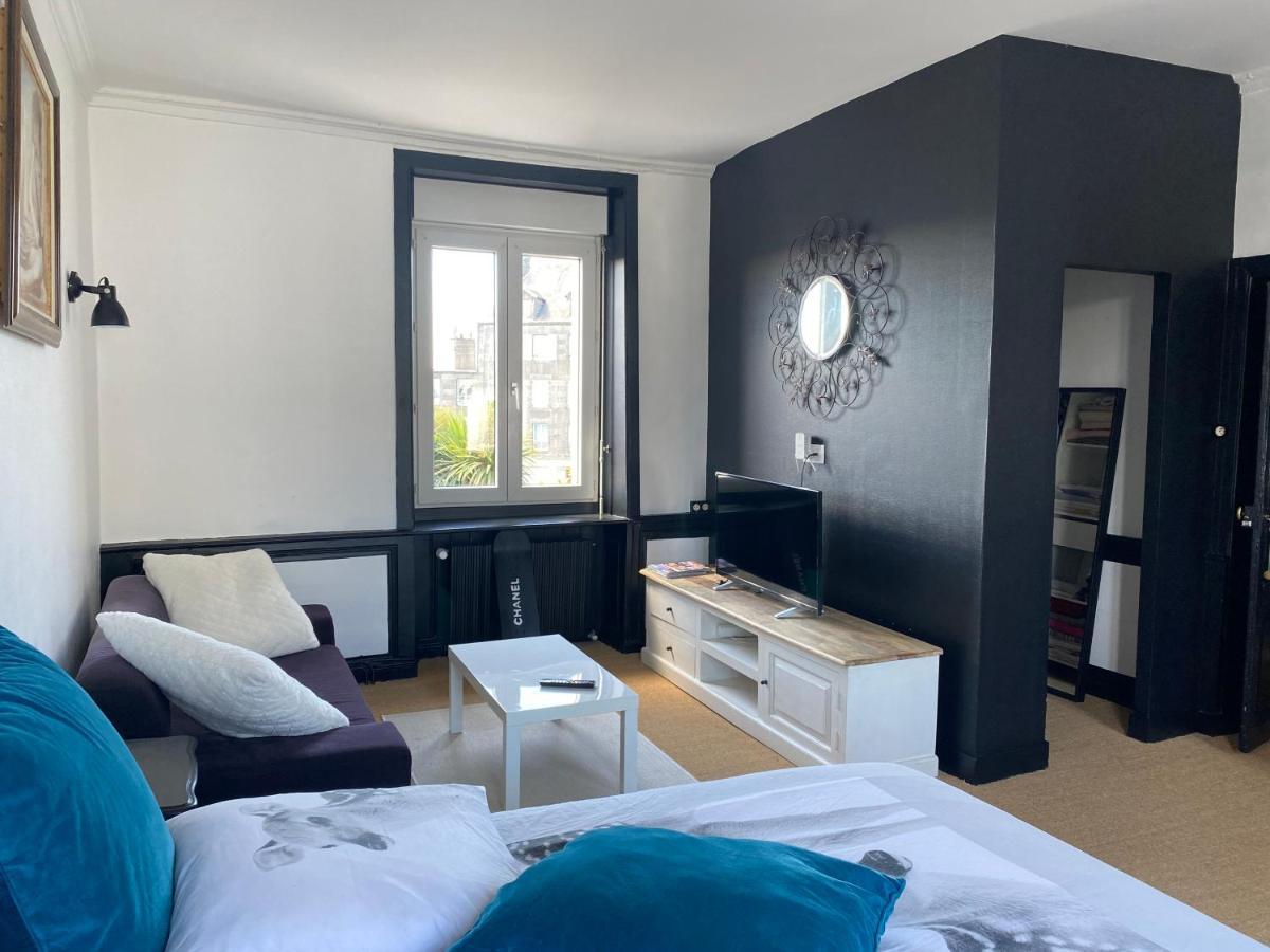Chambre Spacieuse Dans Maison Renovee Granville Extérieur photo